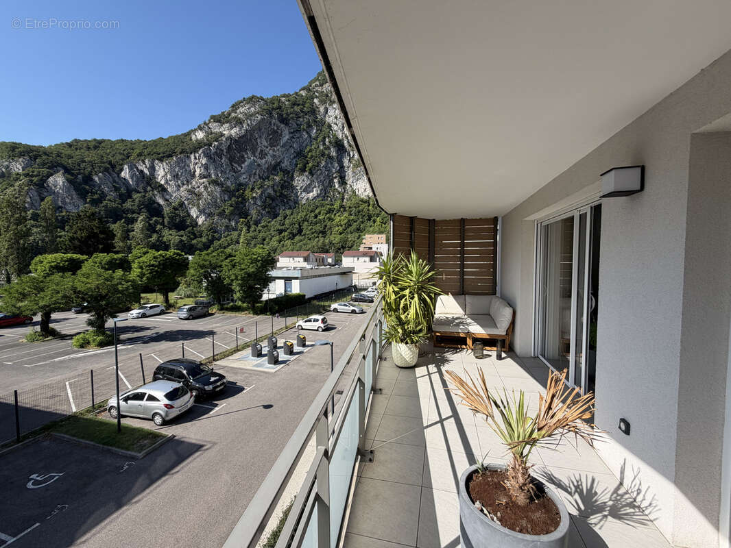 Appartement à SASSENAGE