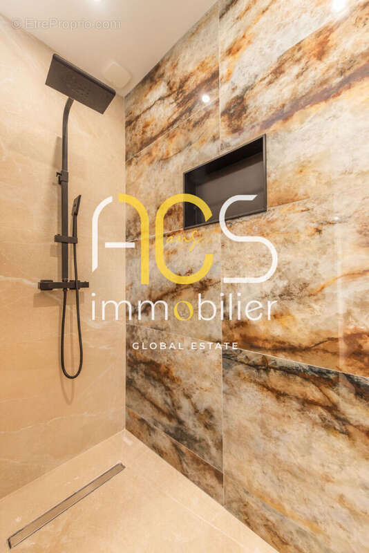 Maison à CHATEAUNEUF-LES-MARTIGUES