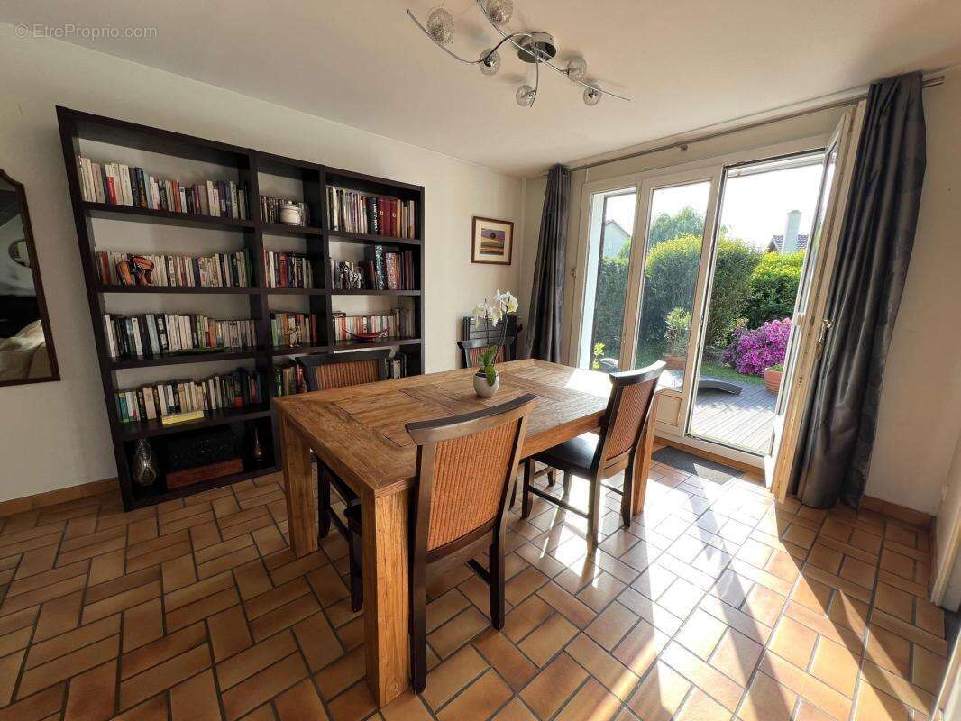 FRANQUEVILLE-SAINT-PIERRE (76520) Maison familiale, 5 chambres, 162 m², terrain de 1281 m² - photo 10