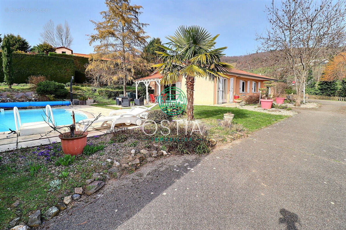 Maison à SAINT-ROMAIN-EN-JAREZ