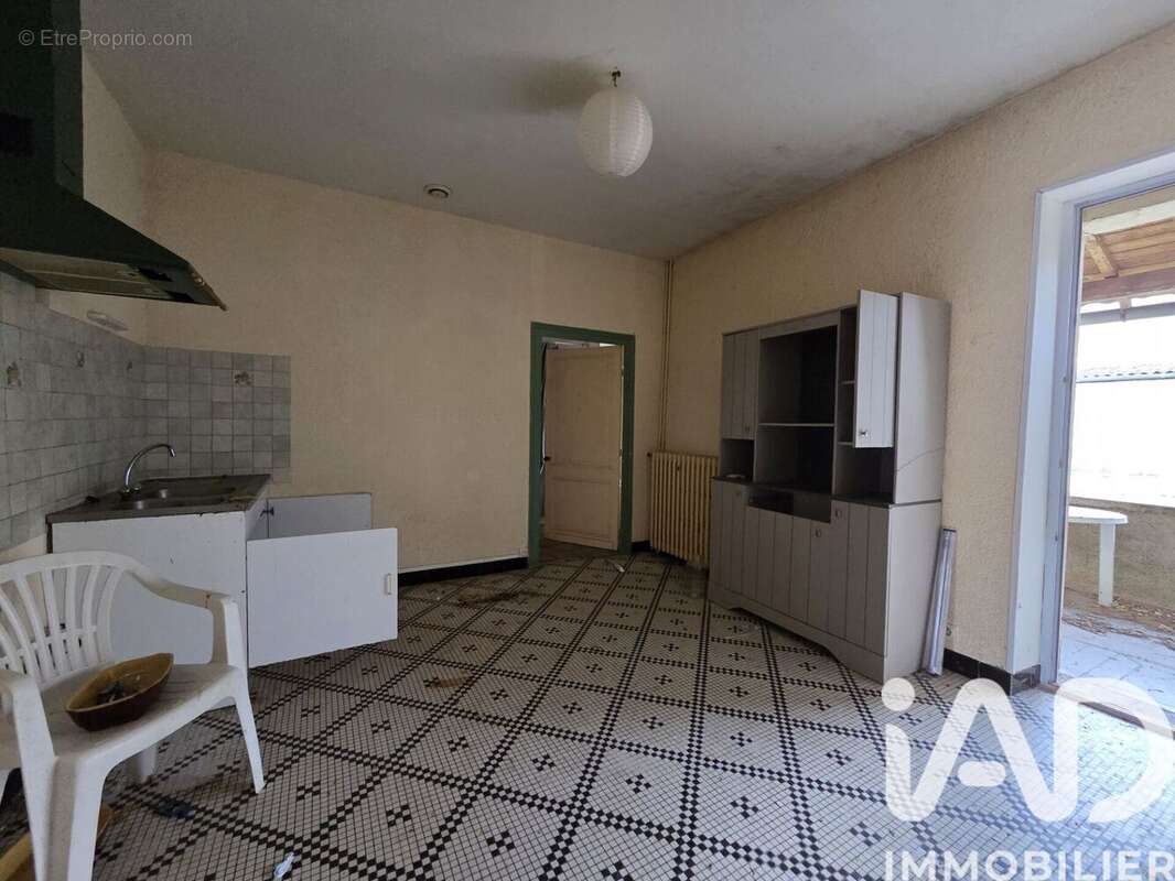 Maison 250 m² à Saussignac  - photo 4