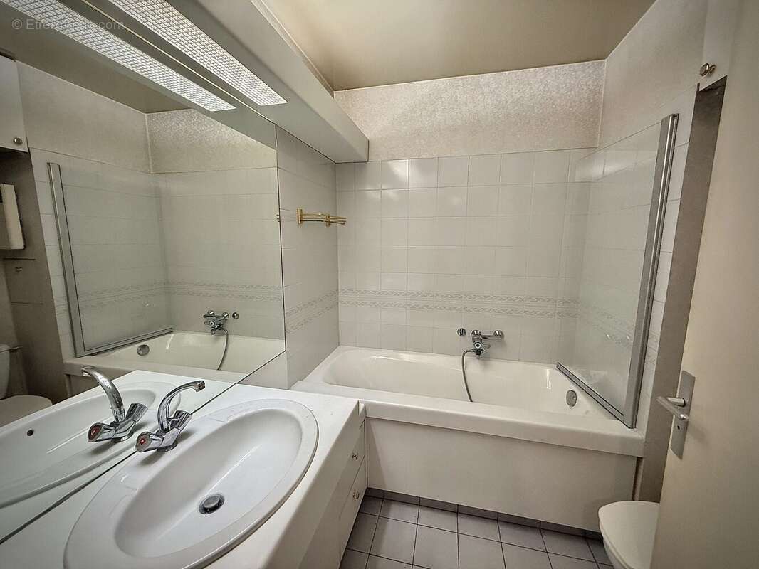 Appartement 32 m² à Issy-Les-Moulineaux  - photo 9