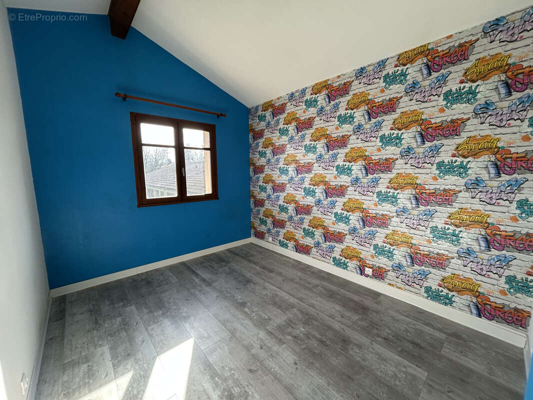 Maison familiale avec 4 chambres et jardin - proches commerces - photo 10