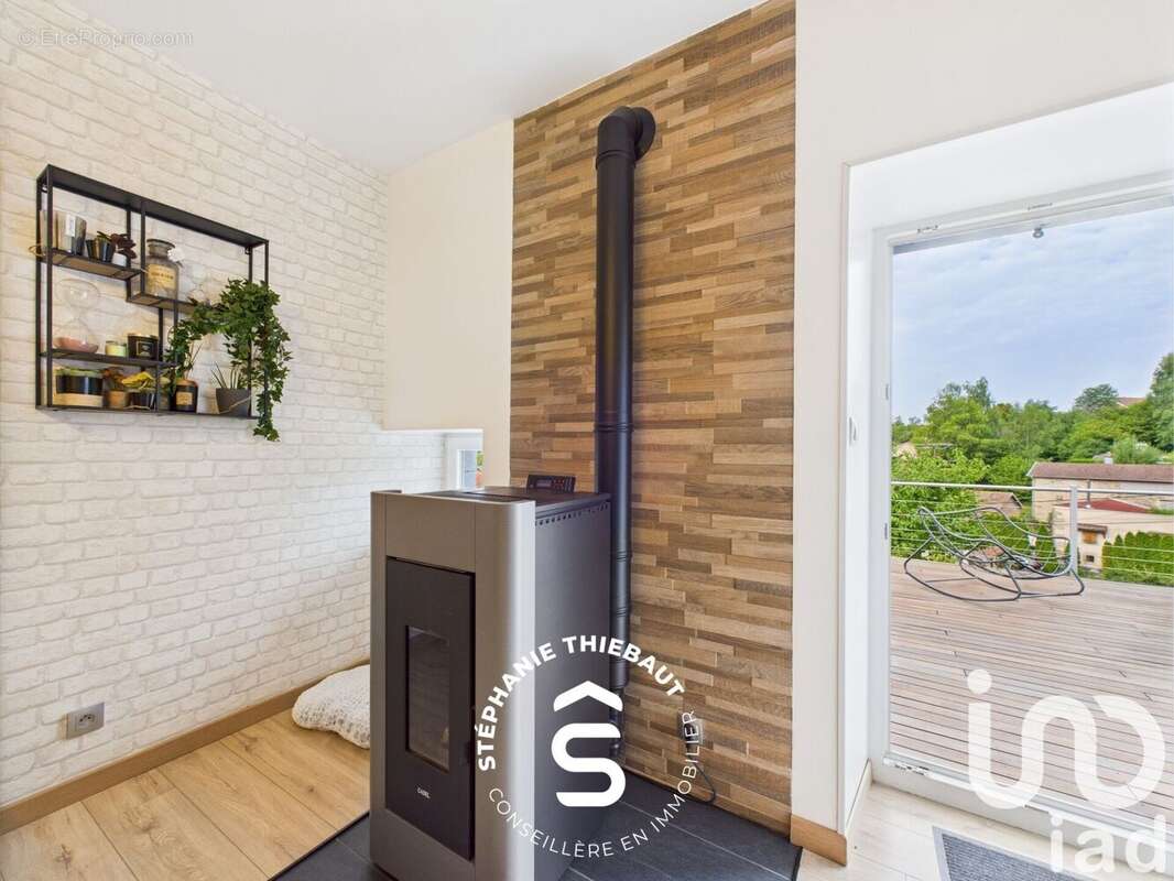 Photo 2 - Appartement à AILLEVILLERS-ET-LYAUMONT