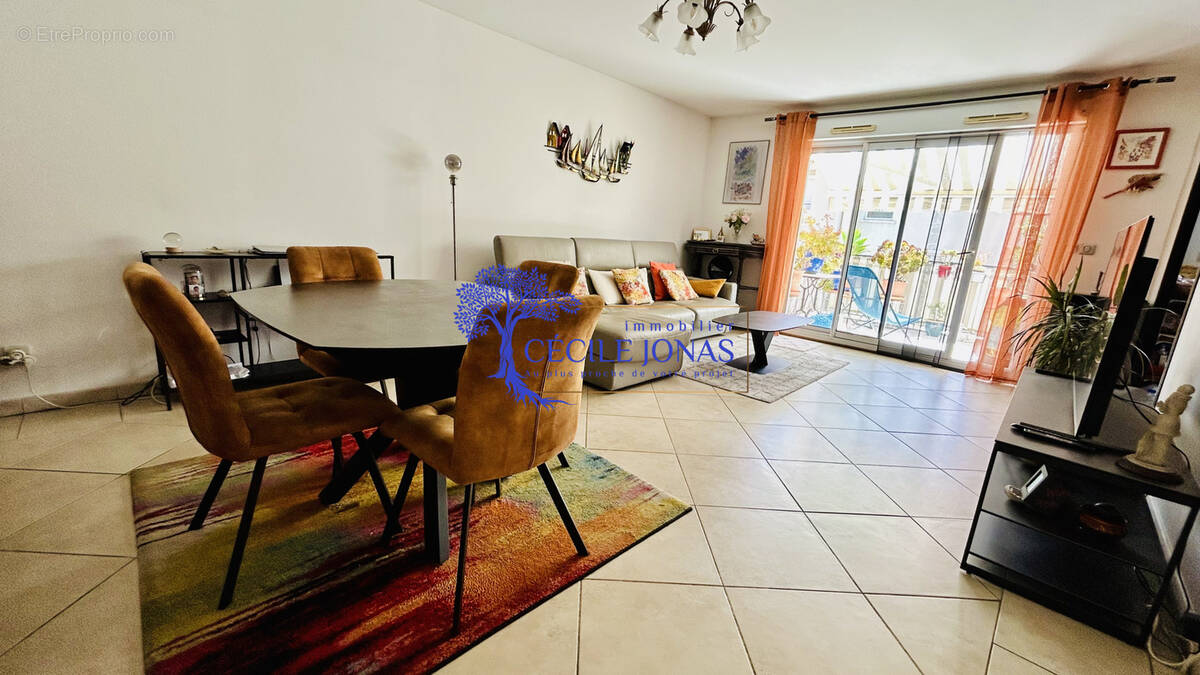 Appartement à CARQUEIRANNE