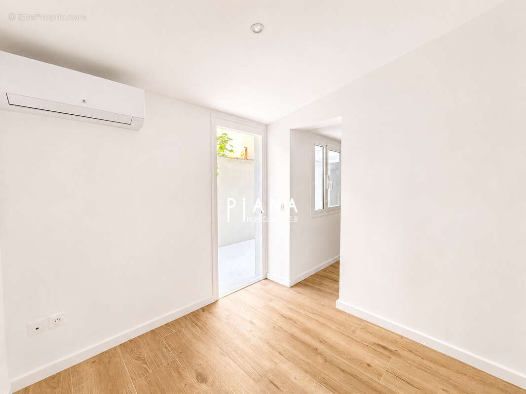 Appartement à MARSEILLE-5E