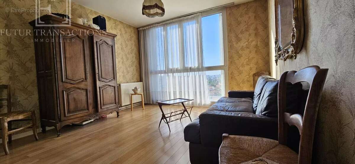 Appartement à COLOMBES