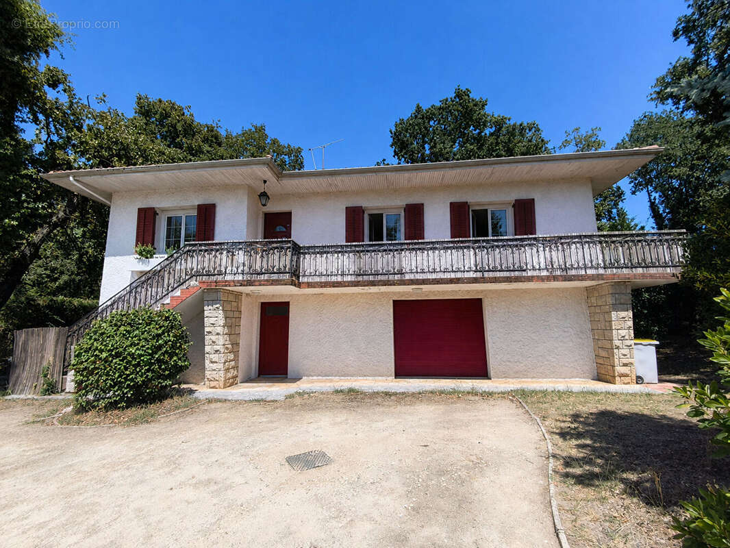 Maison de rapport locatif 7% brut avec un T4 et un local  Saint Pierre Du Mont - photo 9