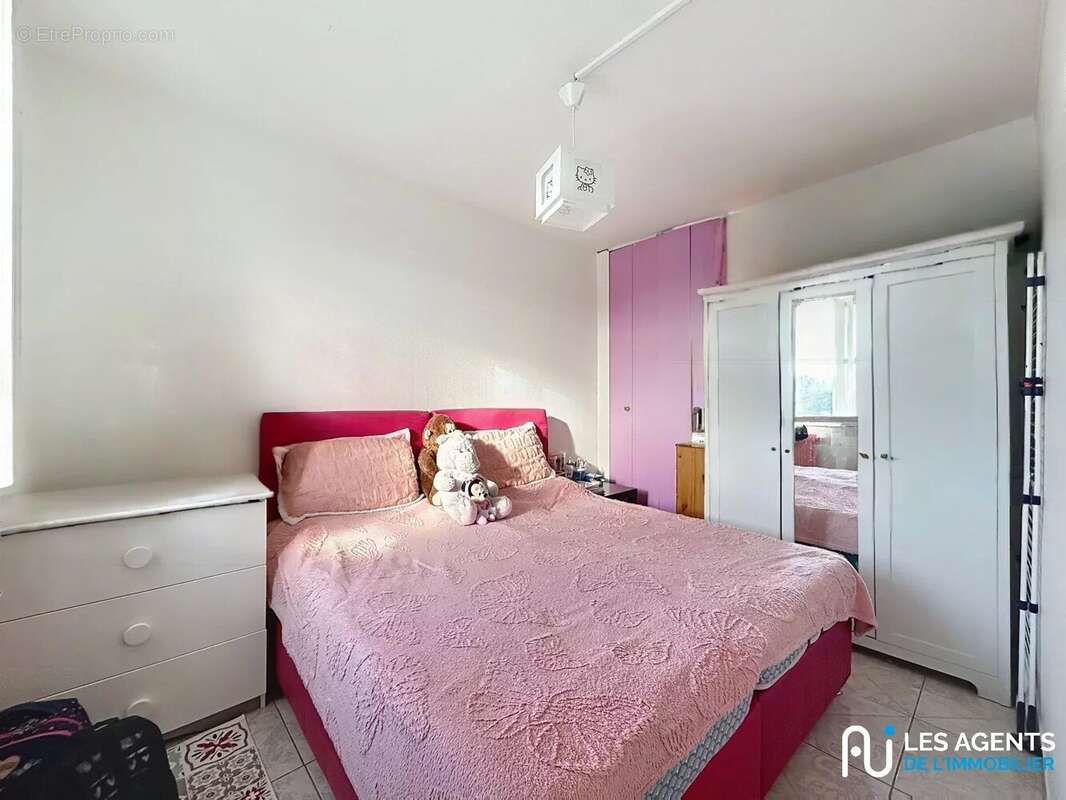 Appartement à SAINT-JEAN-DE-LA-RUELLE