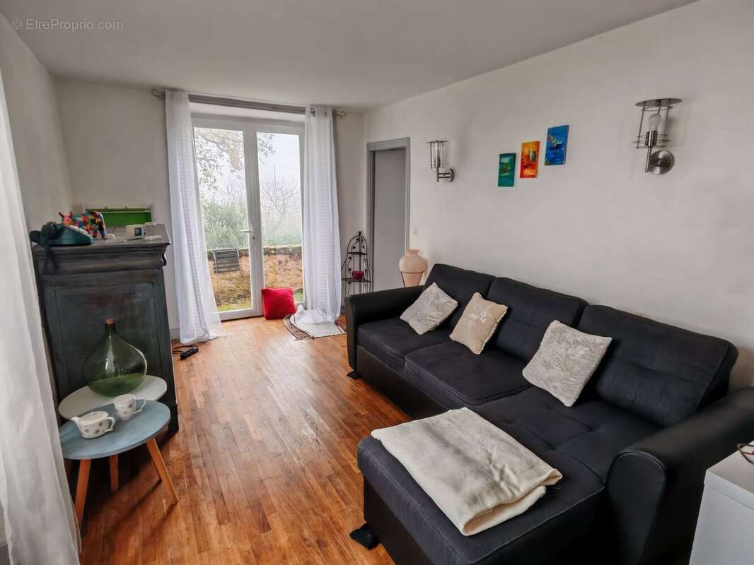 Salon studio - Maison à EXCIDEUIL