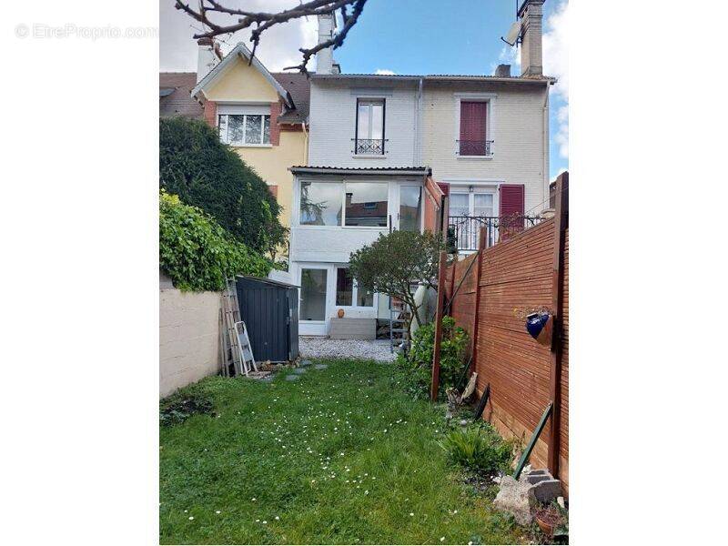 Maison à LE PERREUX-SUR-MARNE