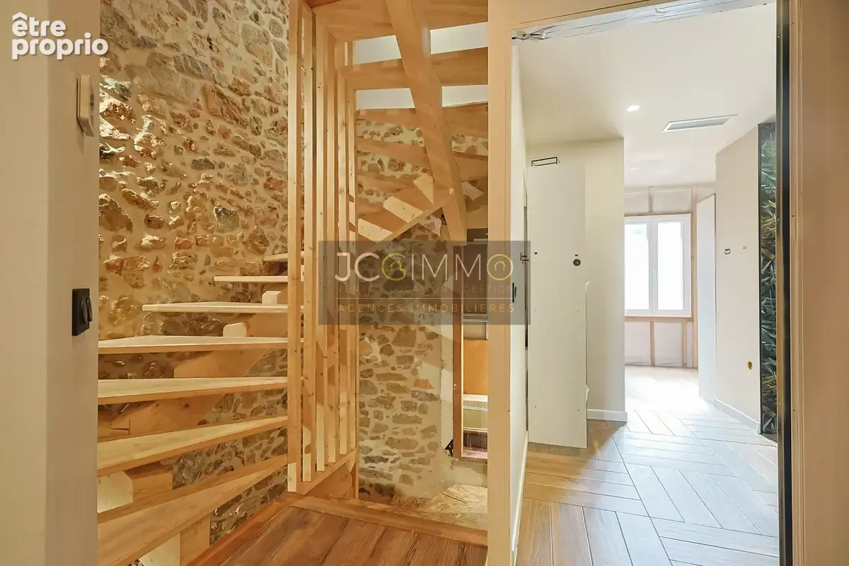 Maison T7 rénovée + Remise + Cour extérieur - photo 17