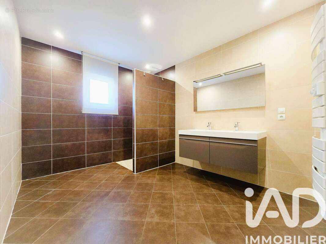 Photo 6 - Maison à COSNES-ET-ROMAIN