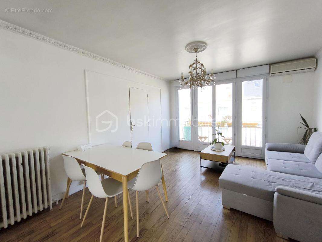 Appartement 63m² - 3 chambres - balcon - cave - Hyper centre Vannes - photo 6