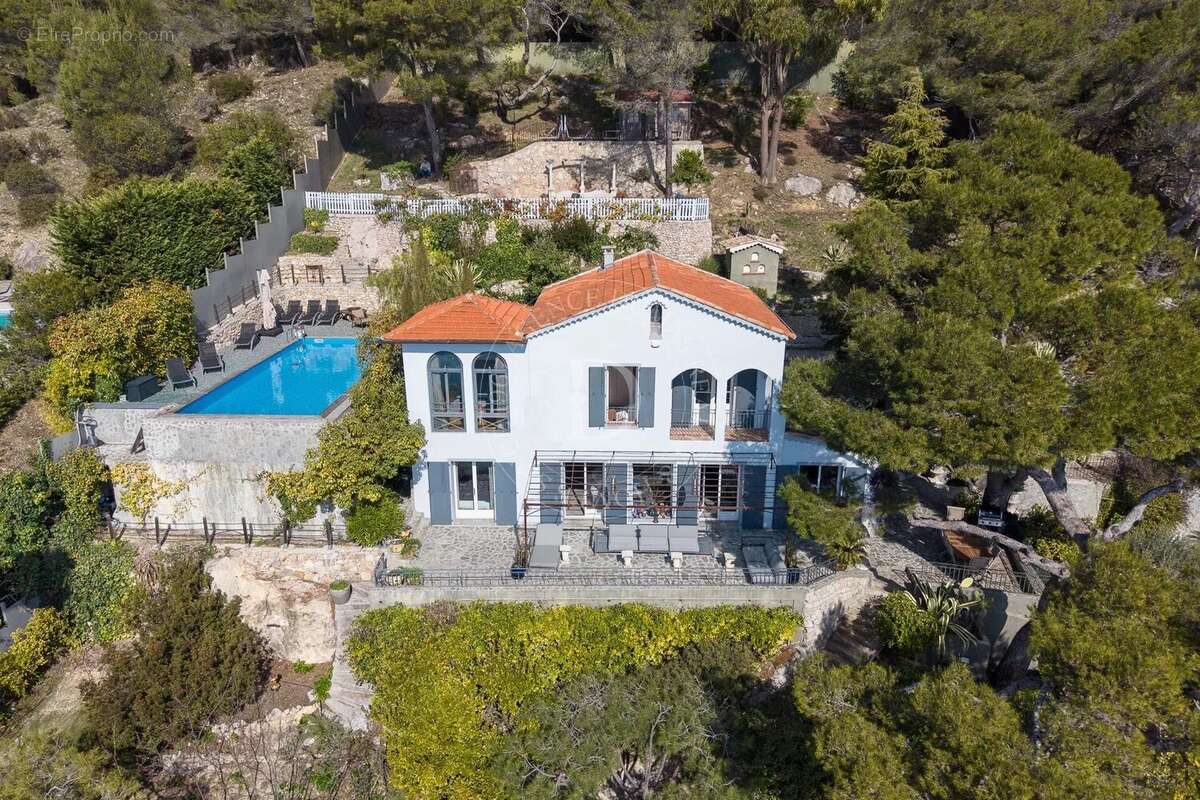 Maison à EZE