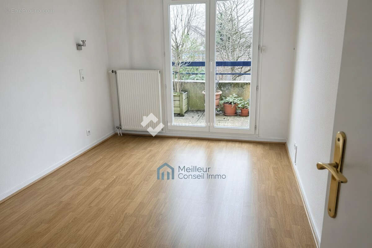 Appartement à LE BLANC-MESNIL