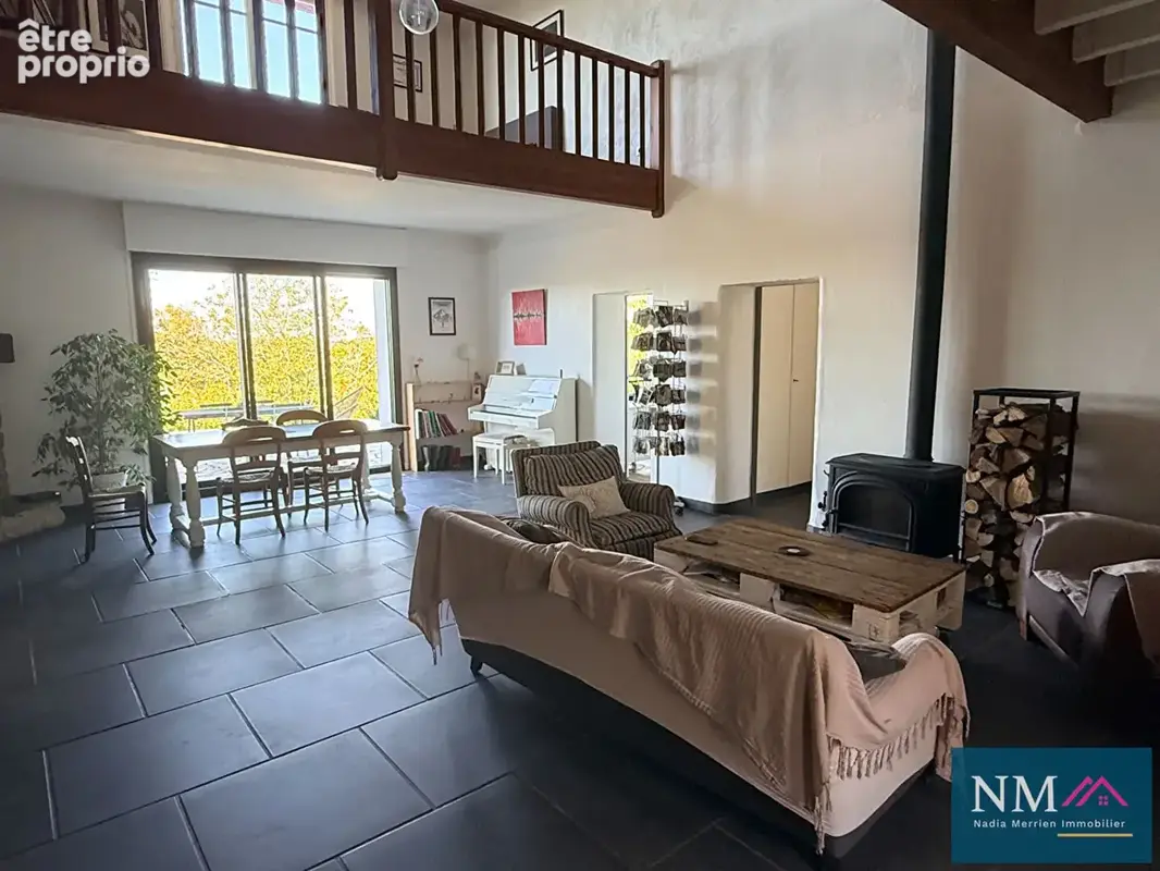 Grande maison au coeur du village - photo 3