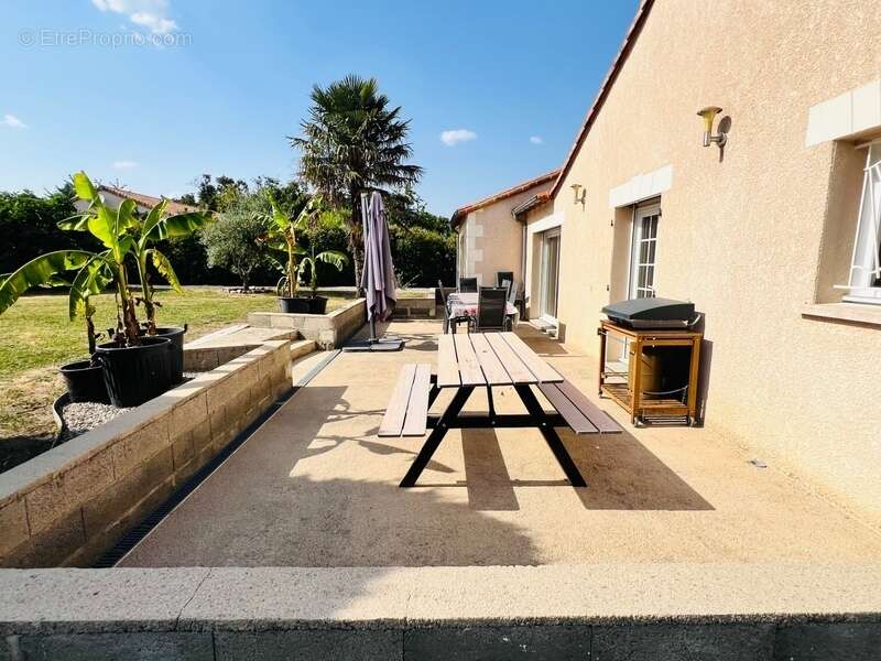 maison 2010 Plain pied - 4 chambres -garage et grand jardin - photo 15