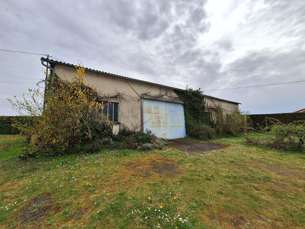 Maison à BOURDEILLES