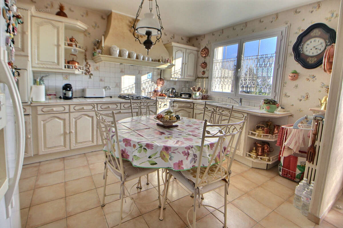 Maison à CHANTELOUP-LES-VIGNES