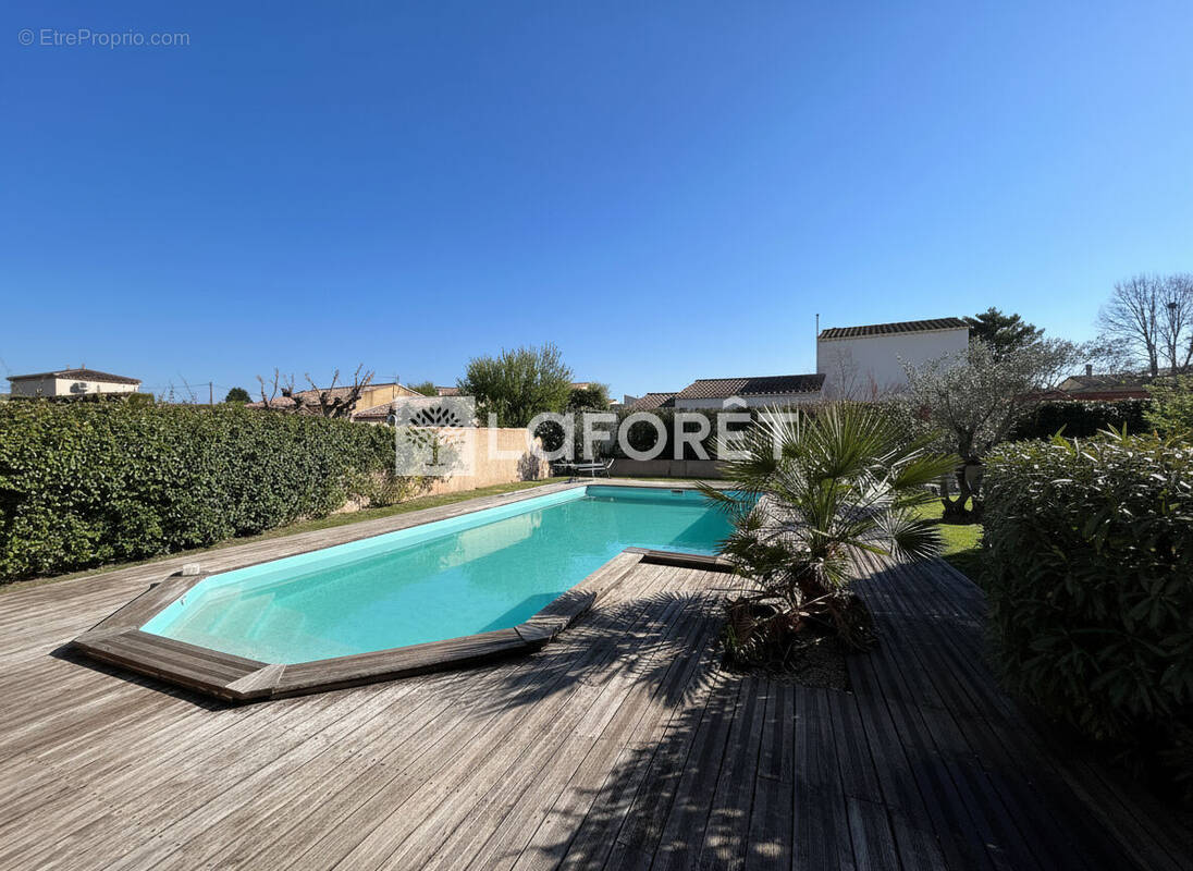 Maison à L'ISLE-SUR-LA-SORGUE