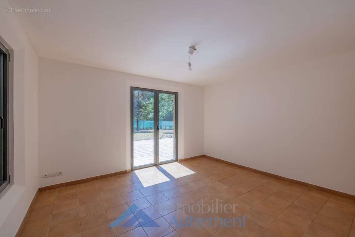 Maison à LE THOLONET