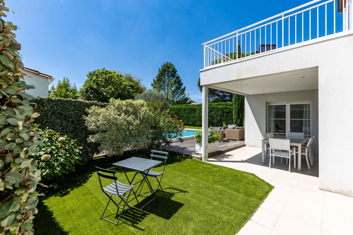 HAUT BOULIAC , quartier résidentiel et prisé, confortable maison - photo 7