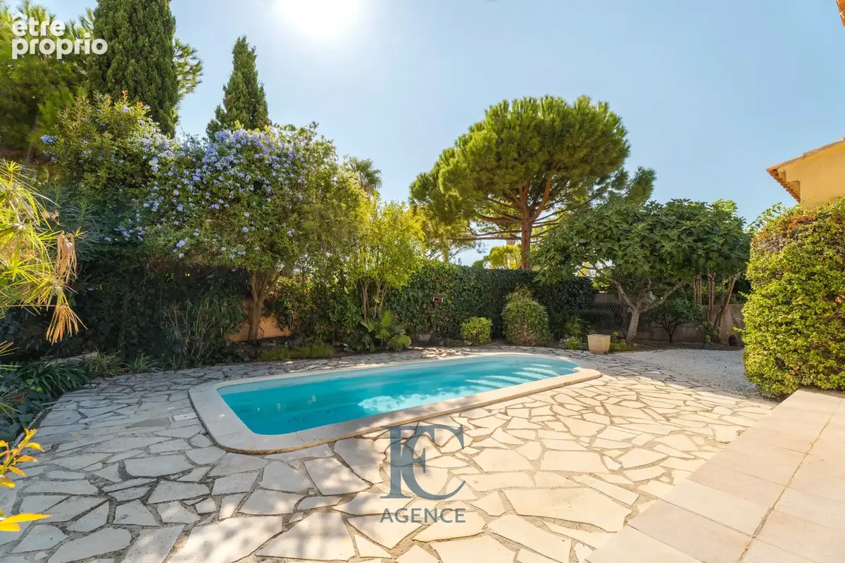 Photo Maison à Saint-Cyr-Sur-Mer au prix de 780 000€
