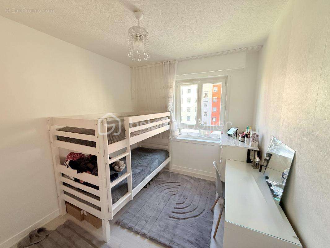 Appartement à SAINT-JEAN-DE-LA-RUELLE