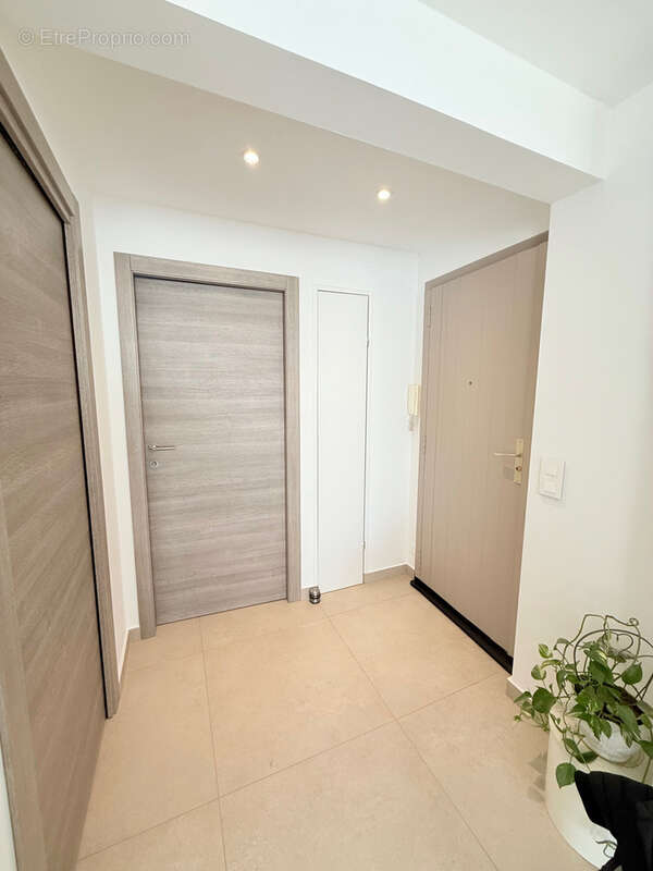Appartement à LE CANNET