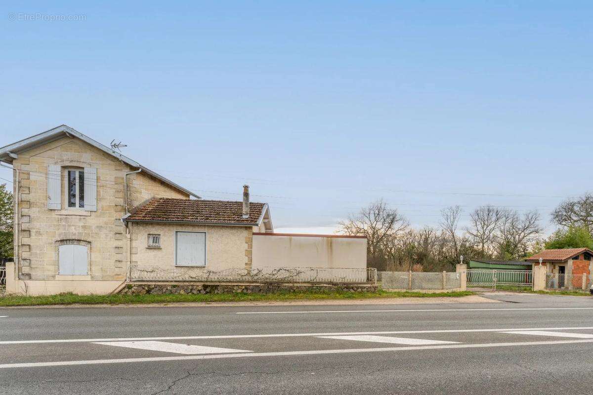 Maison à SALLEBOEUF