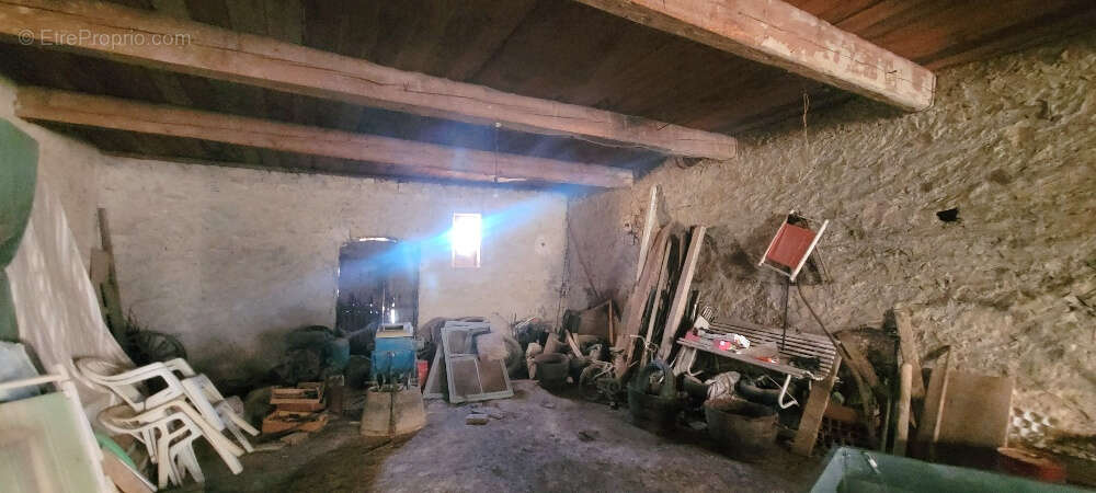 Autre à MAILHAC