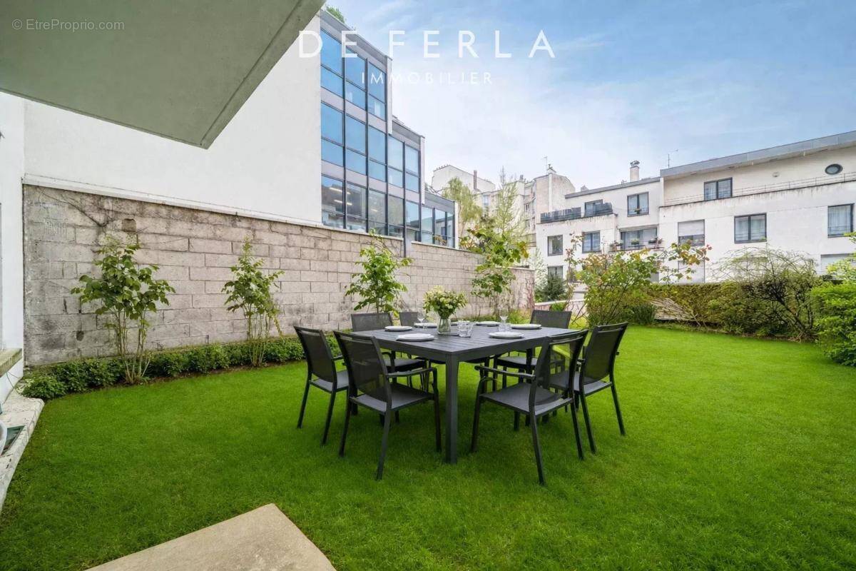 Appartement à PARIS-15E