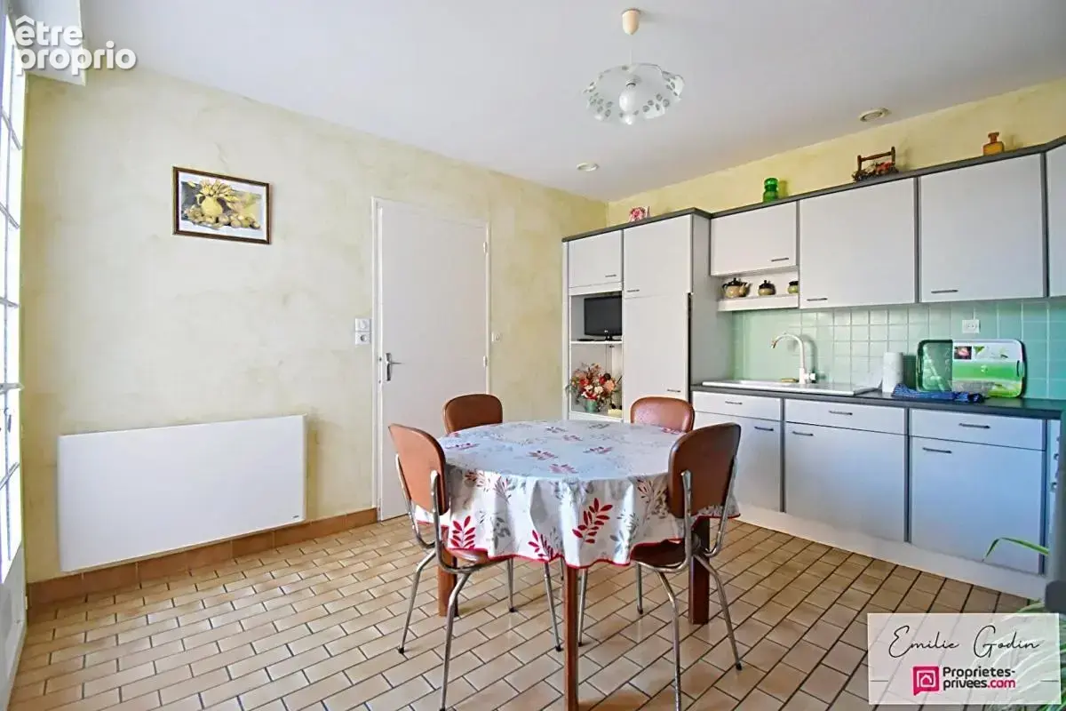 Maison Saint Pierre Des Echaubrognes 5 pièce(s) 105 m2 - photo 5