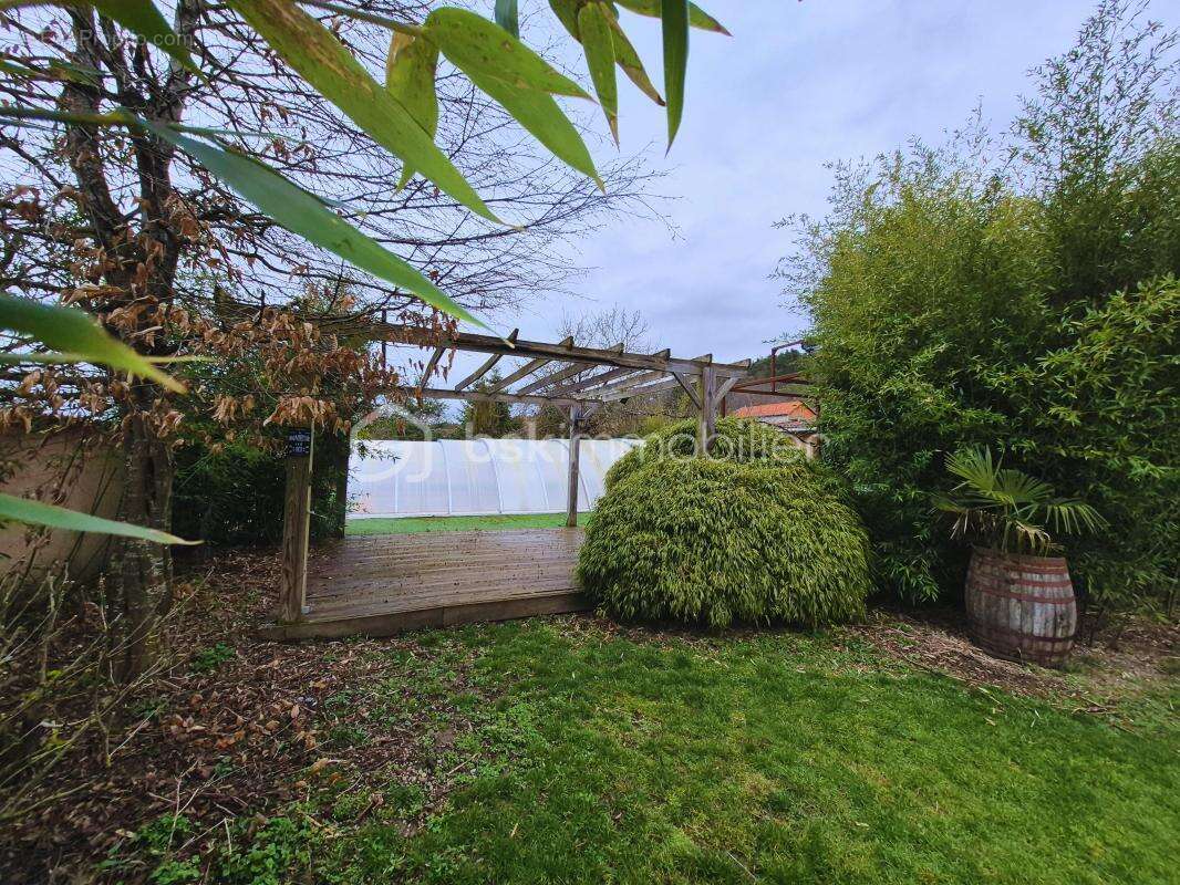 Maison à MARSAC-EN-LIVRADOIS