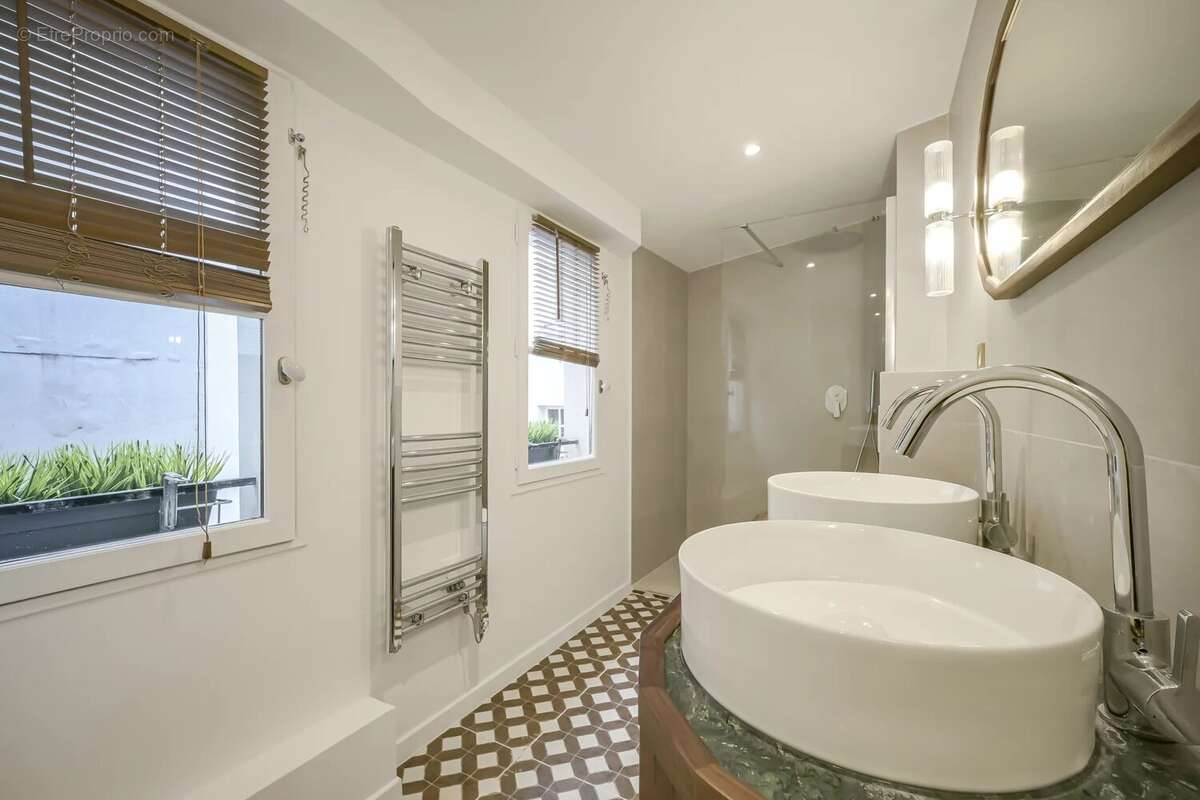 Appartement à PARIS-4E