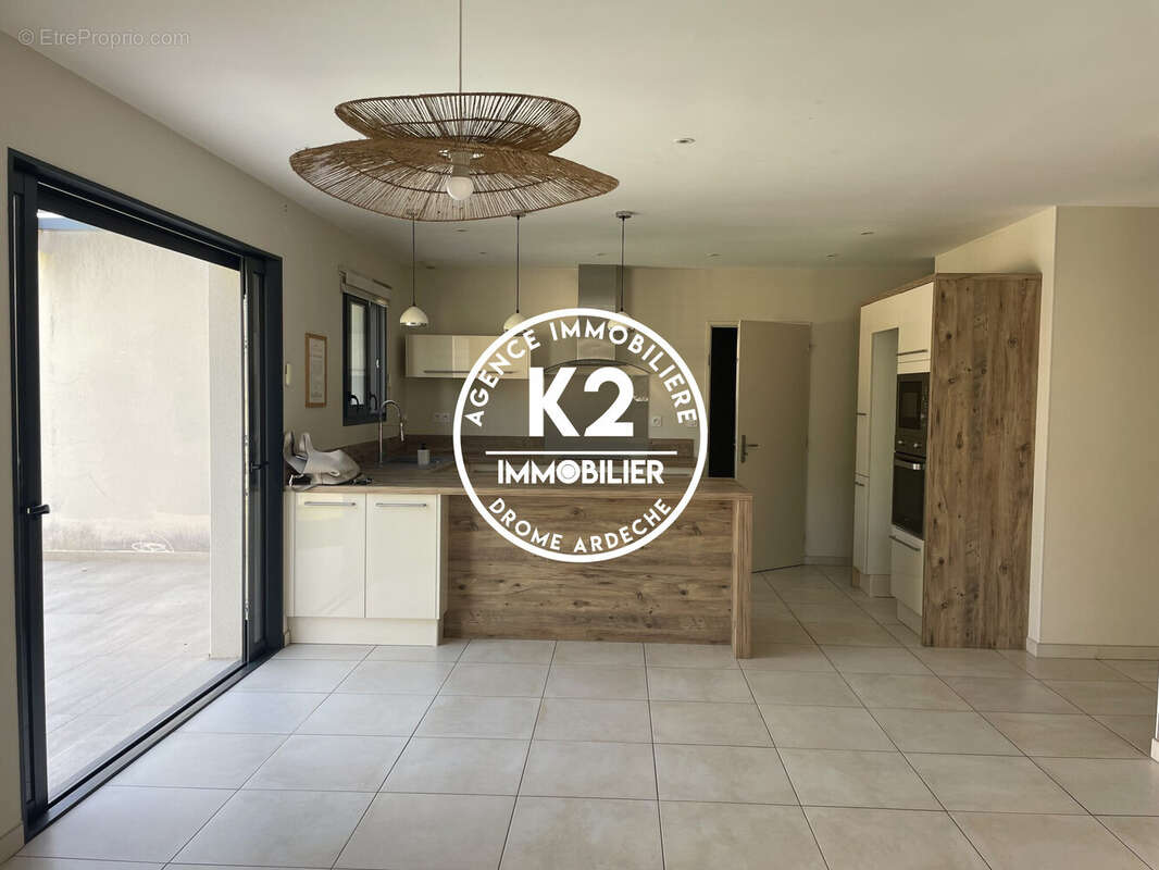 Maison 145 m² à Montelimar  - photo 2