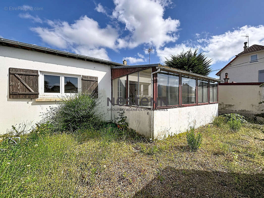 A VENDRE - Maison de plain-pied à rénover à Ouistreham, au calme d'une impasse - photo 9