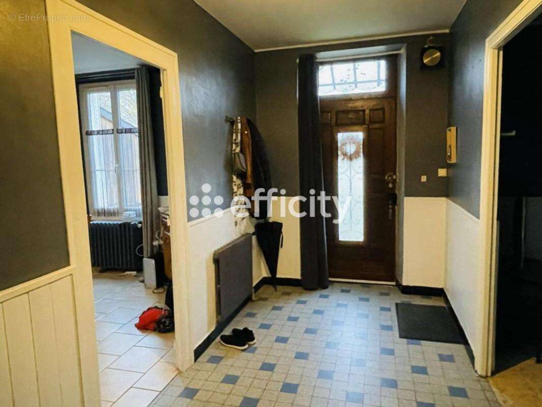 Maison à SAINT-ULPHACE