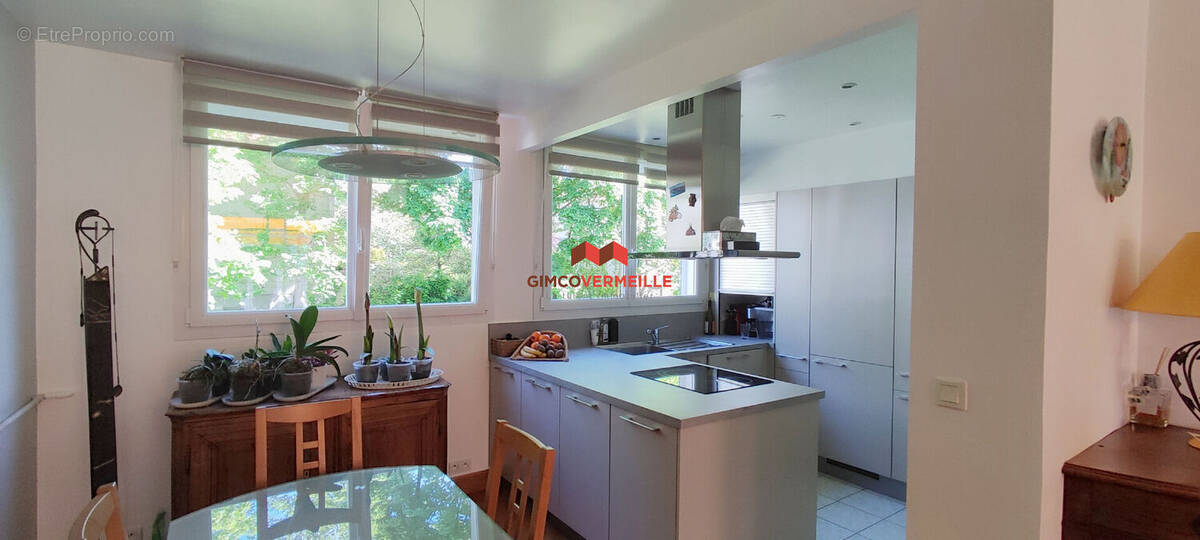 Appartement à LA CELLE-SAINT-CLOUD