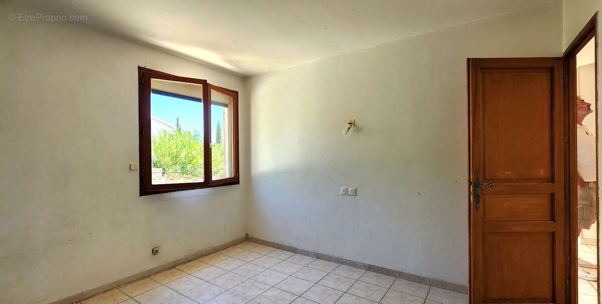 Grande maison divisée en 2 appartements - photo 7