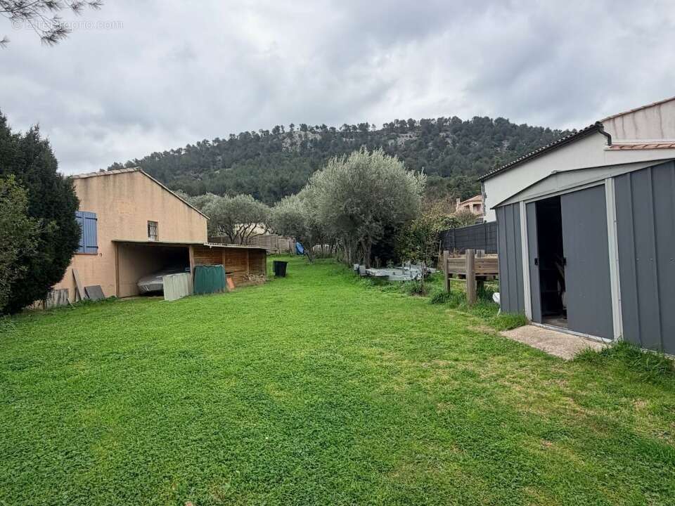 Terrain à AUBAGNE