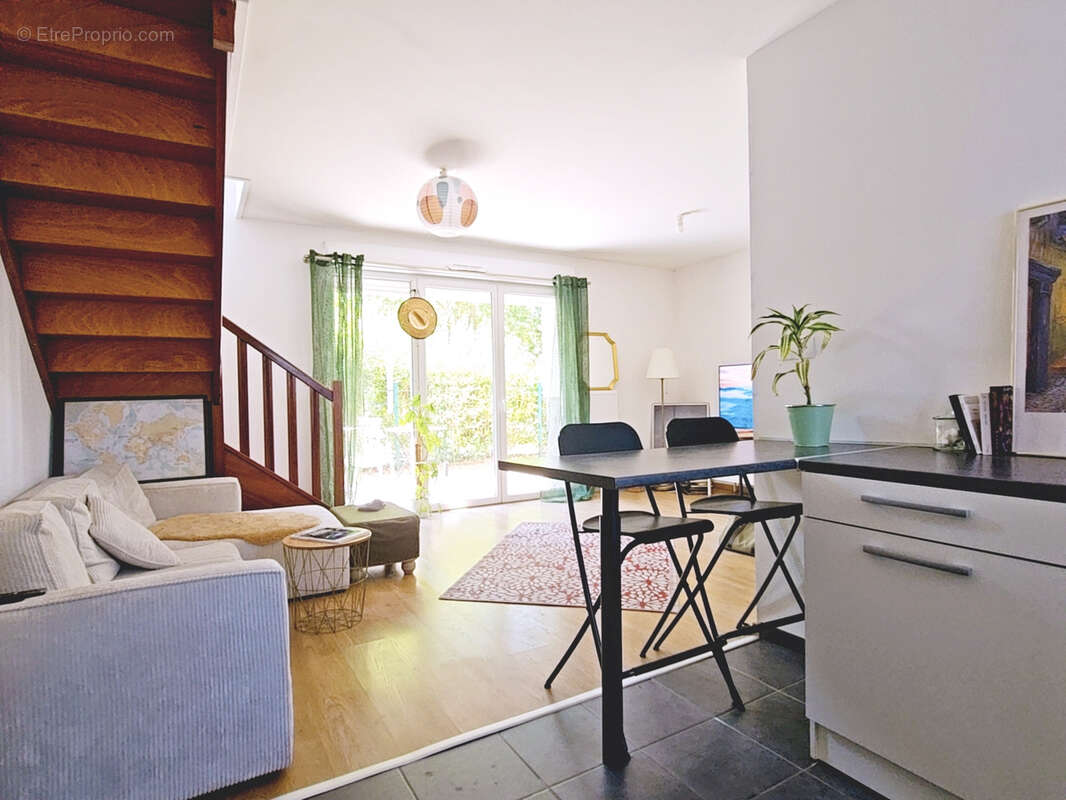Duplex aux allures de maison / 62,25 m2 avec extérieur et parking privatif   Marly, secteur Rhonelle - photo 9