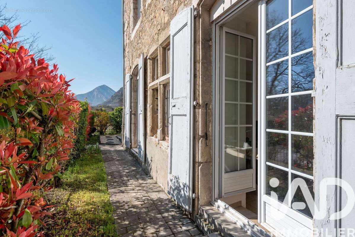 Appartement 66 m² à Claix  - photo 4