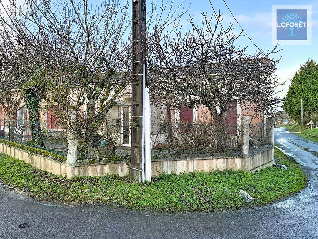 Maison à MONTLIEU-LA-GARDE