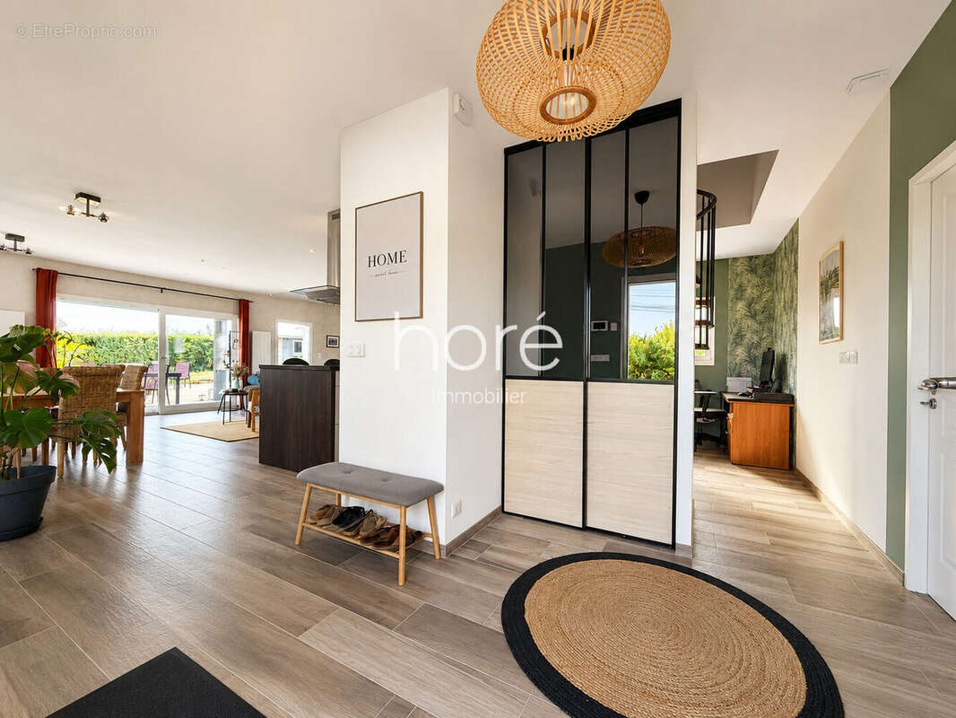 Maison 168 m² à Chassy  - photo 5