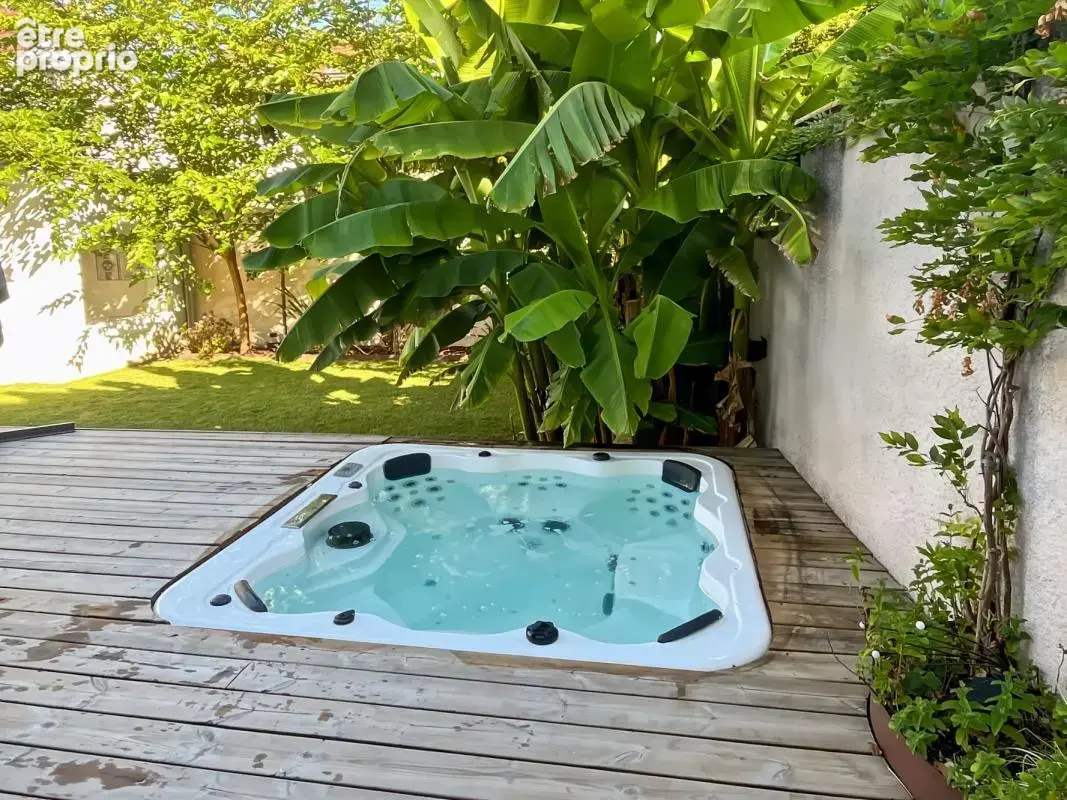 Sublime maison de ville /  garage double + stationnement / jardin / dependance /jacuzzi - photo 4