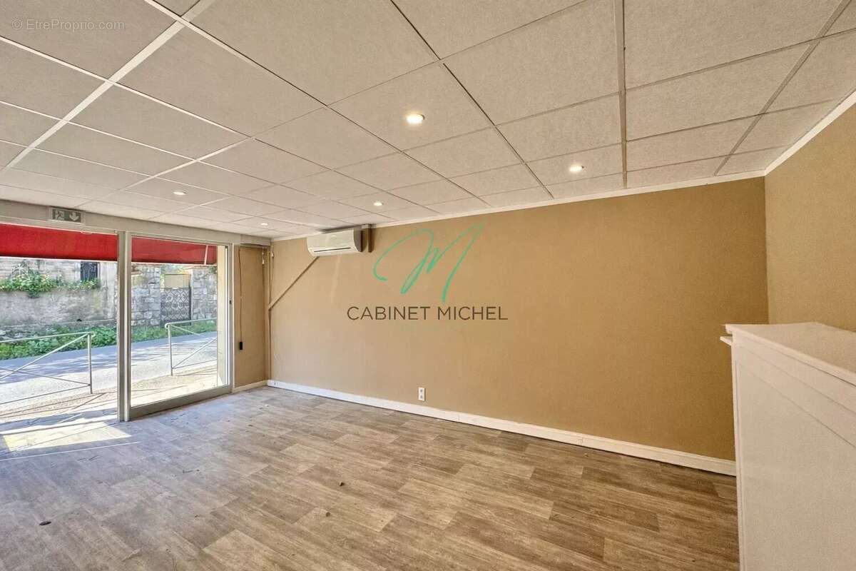 Commerce à ROQUEFORT-LES-PINS