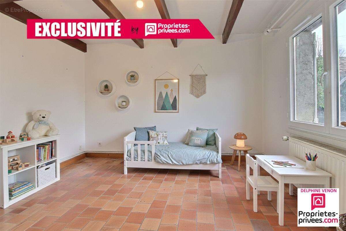 Exclusivité - Longère rénovée à 2 pas du futur lycée sur un terrain de 1100 m² à  Chateauneuf Sur Loire - photo 9