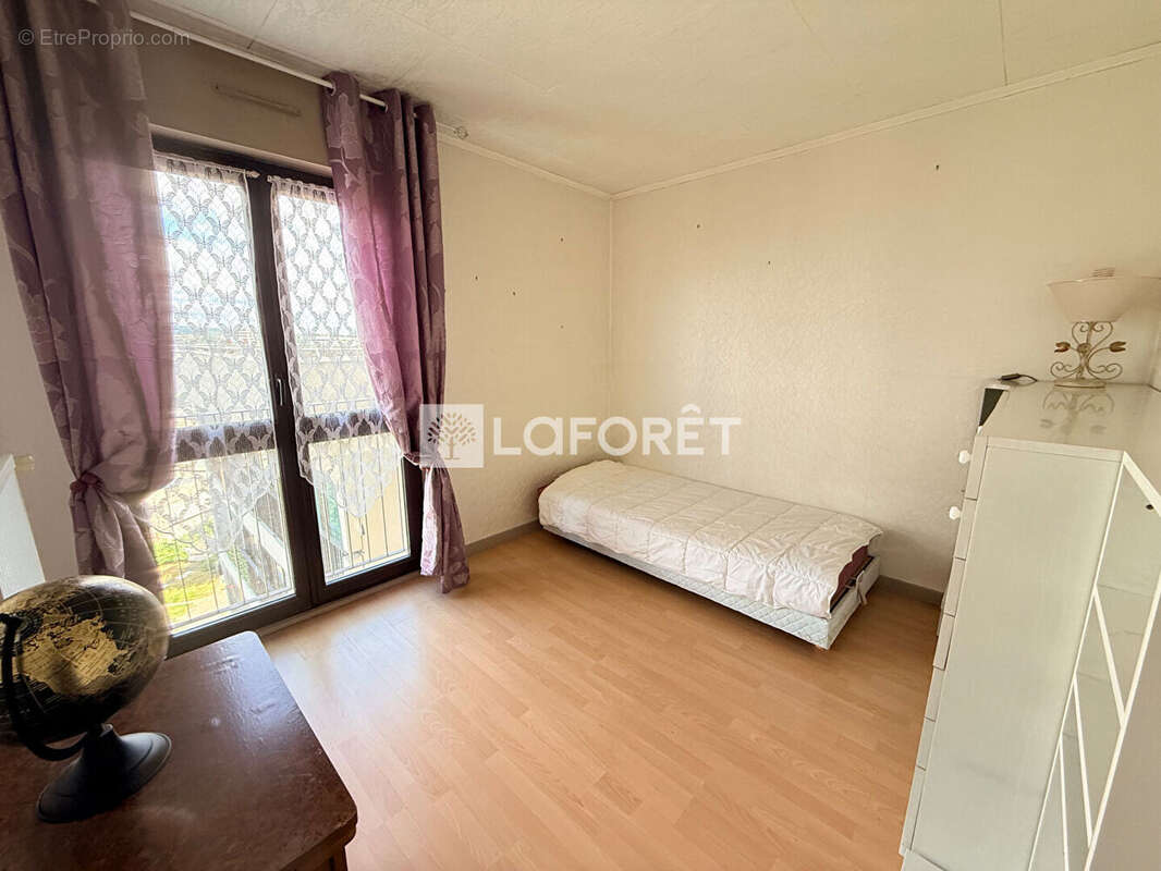 Appartement à LES MUREAUX